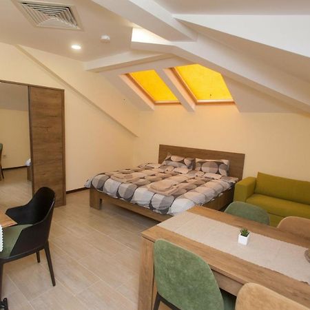 Sofia Family House - Free Parking Hotel Buitenkant foto