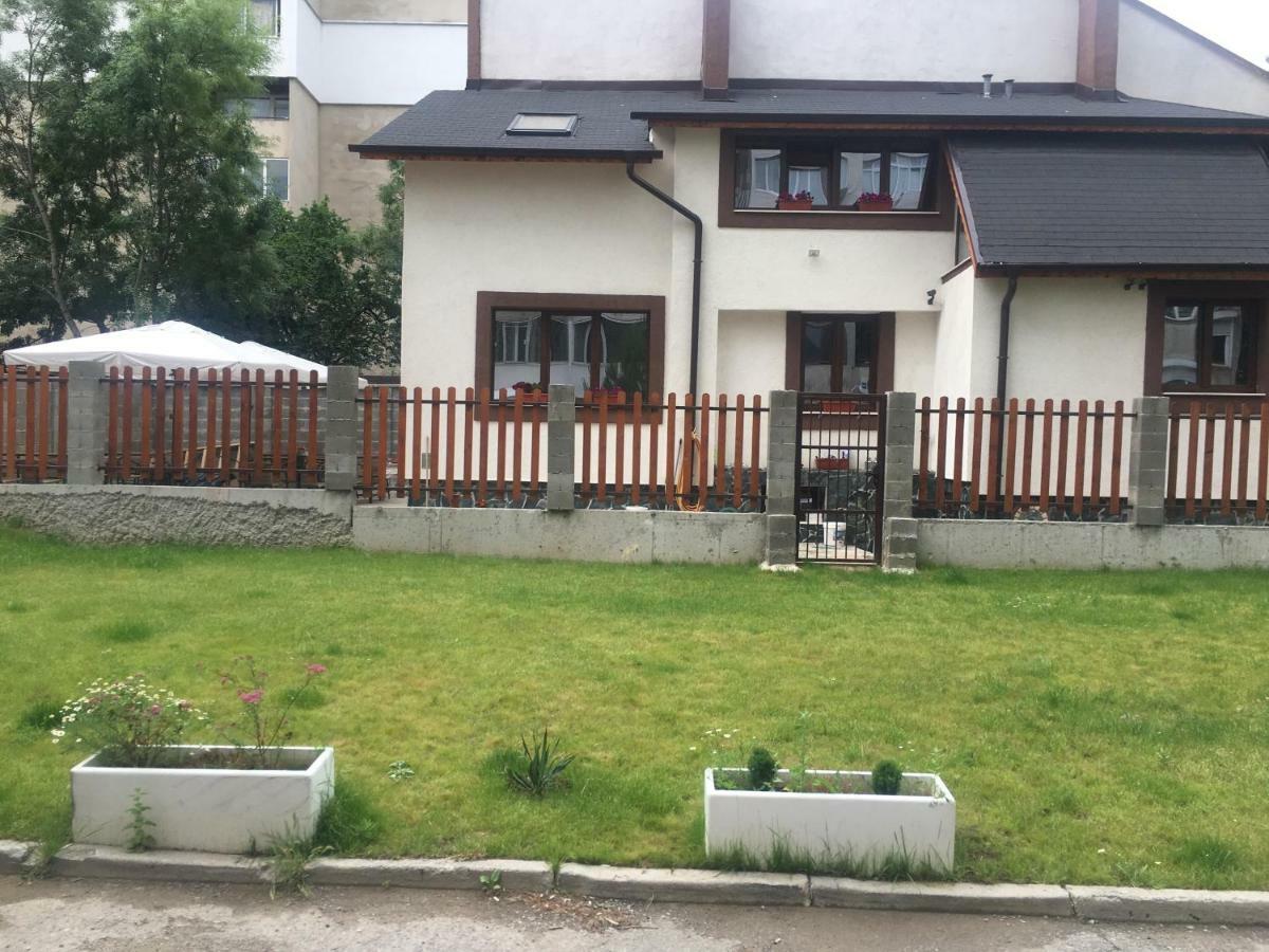 Sofia Family House - Free Parking Hotel Buitenkant foto