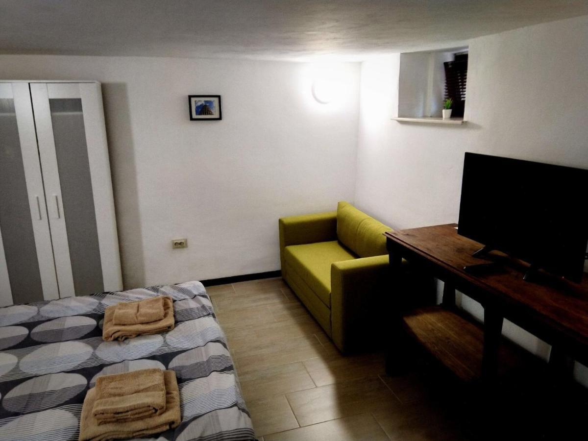 Sofia Family House - Free Parking Hotel Buitenkant foto